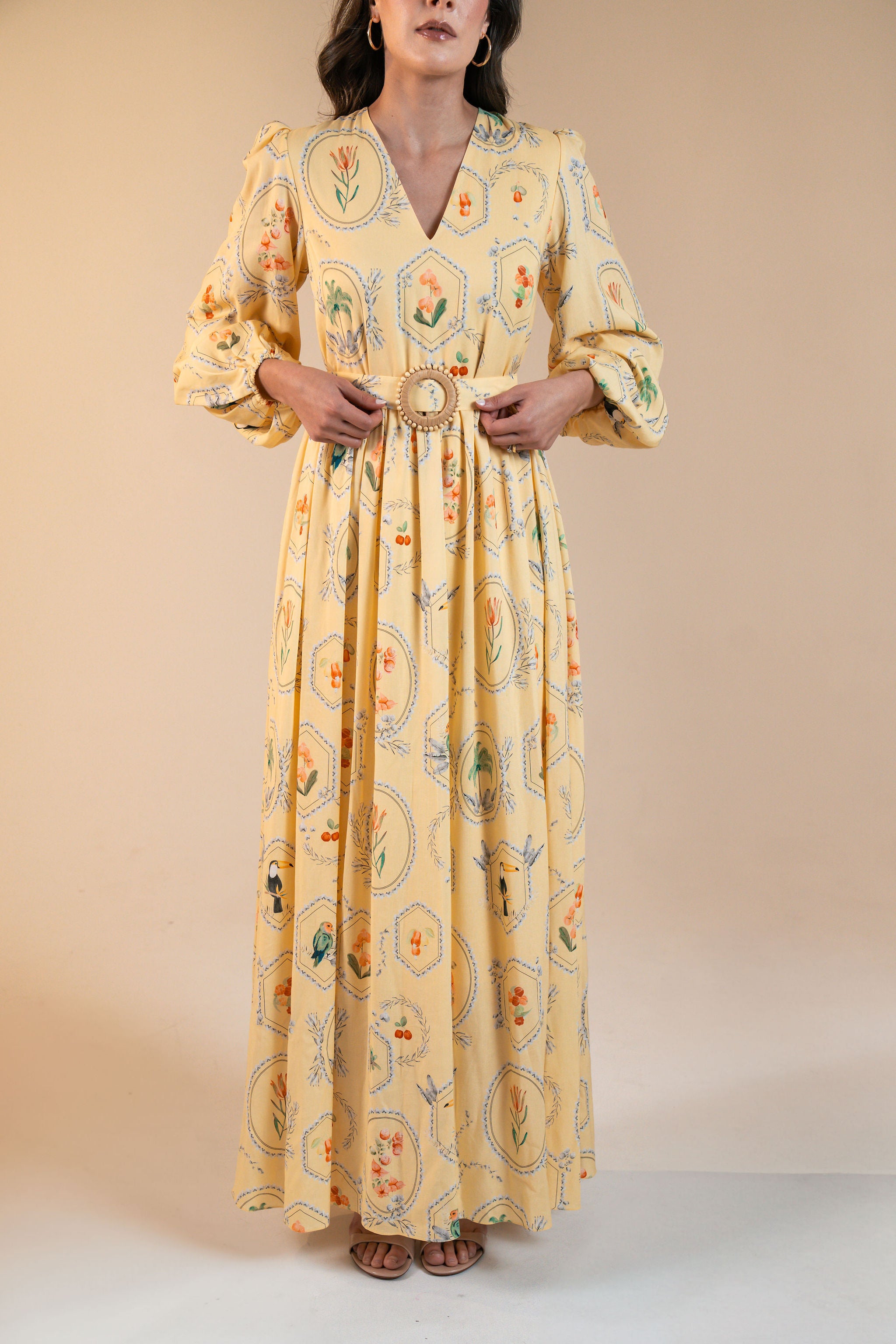 Maxi Summer Dress with V-Neck & Flowy Skirt